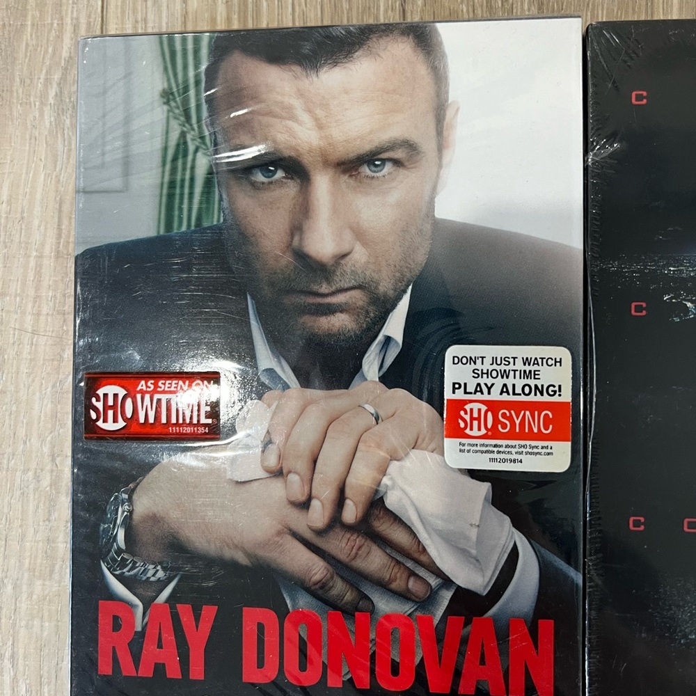 Ray Donovan DVD Box Set Collection - Picture 2 of 8